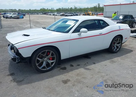 2017 Dodge Challenger Sxt Plus z USA, uszkodzony, nr VIN 2C3CDZAG4HH572900